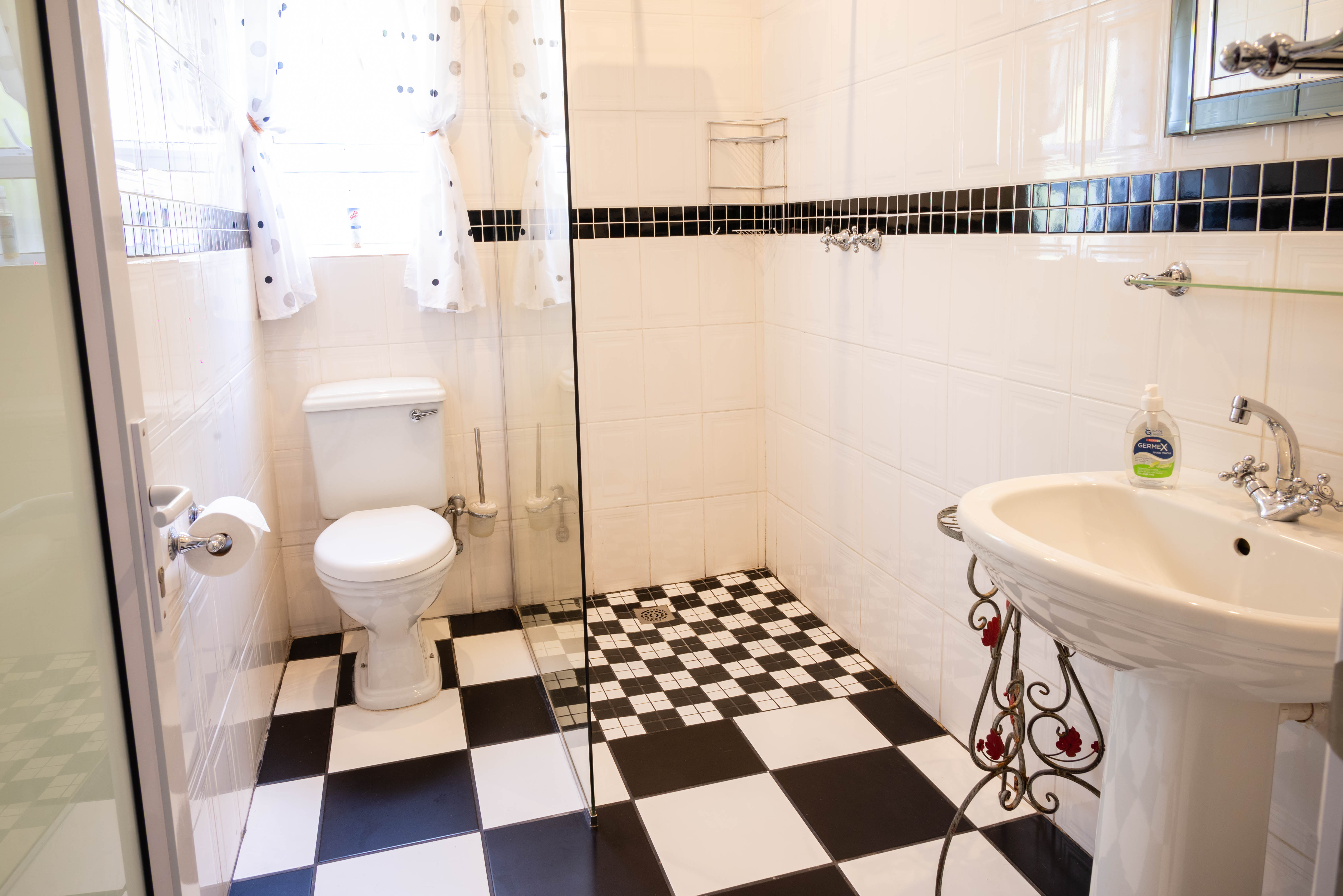 Cottage Family Bathroom